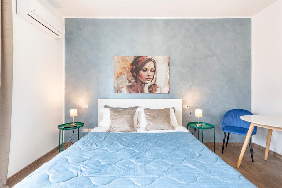 Bed, Photo of the whole room