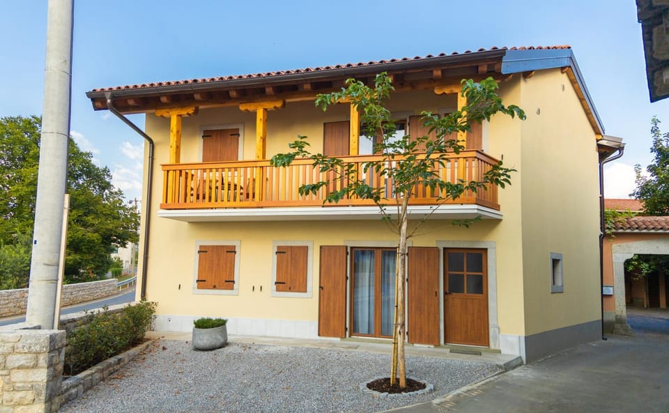 PosestvoRavbar Apartment in Slovenia