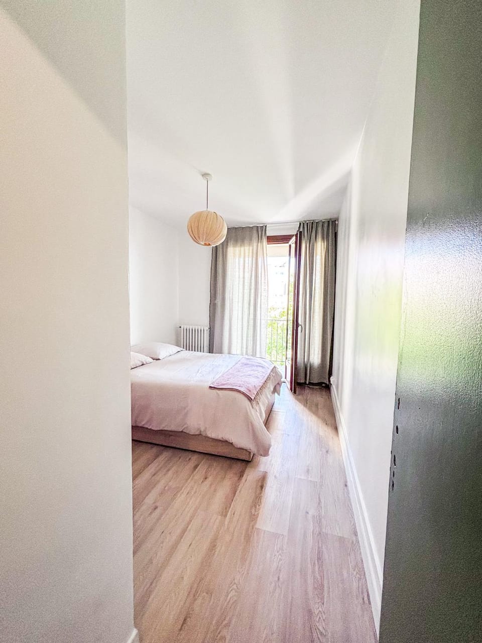 Appartement 79m2 proche Toulouse, lumineux 2 chambres, 1 bureau Apartment in Occitanie