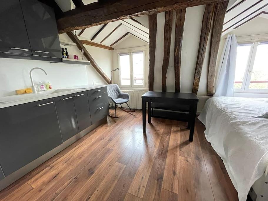 Appartment au cœur de Paris 8e Apartment in Paris