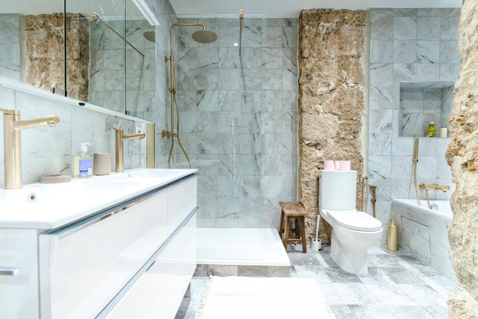 Shower, Toilet, Bathroom, Bath, towels