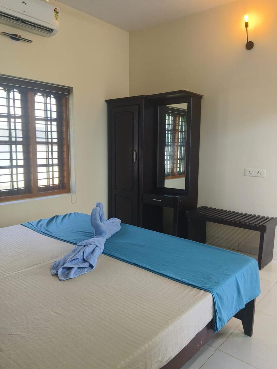 Nomad Guest House 2 Min Walk to Varkala Cliff Vacation rental in Varkala
