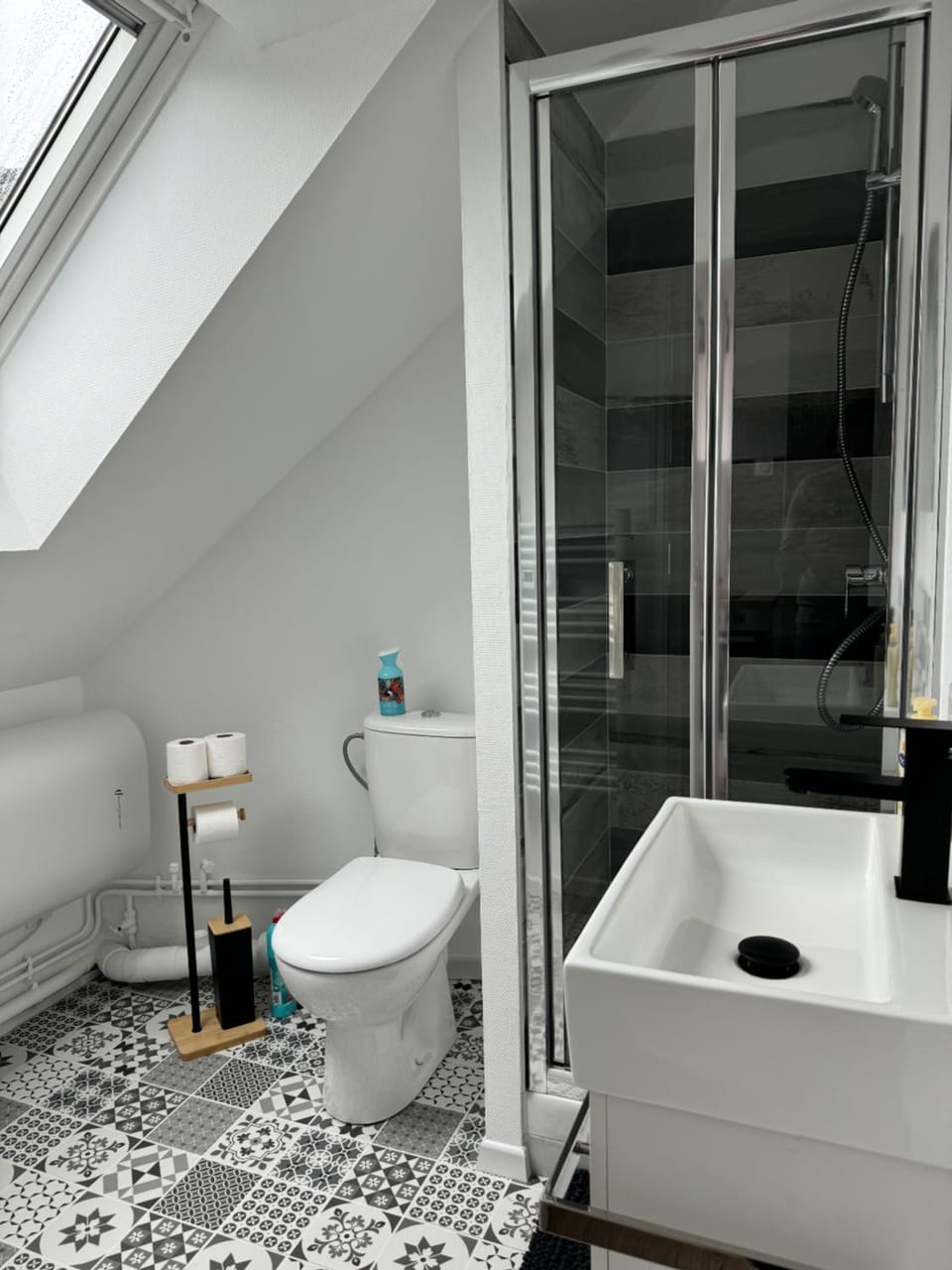 Shower, Toilet, Bathroom
