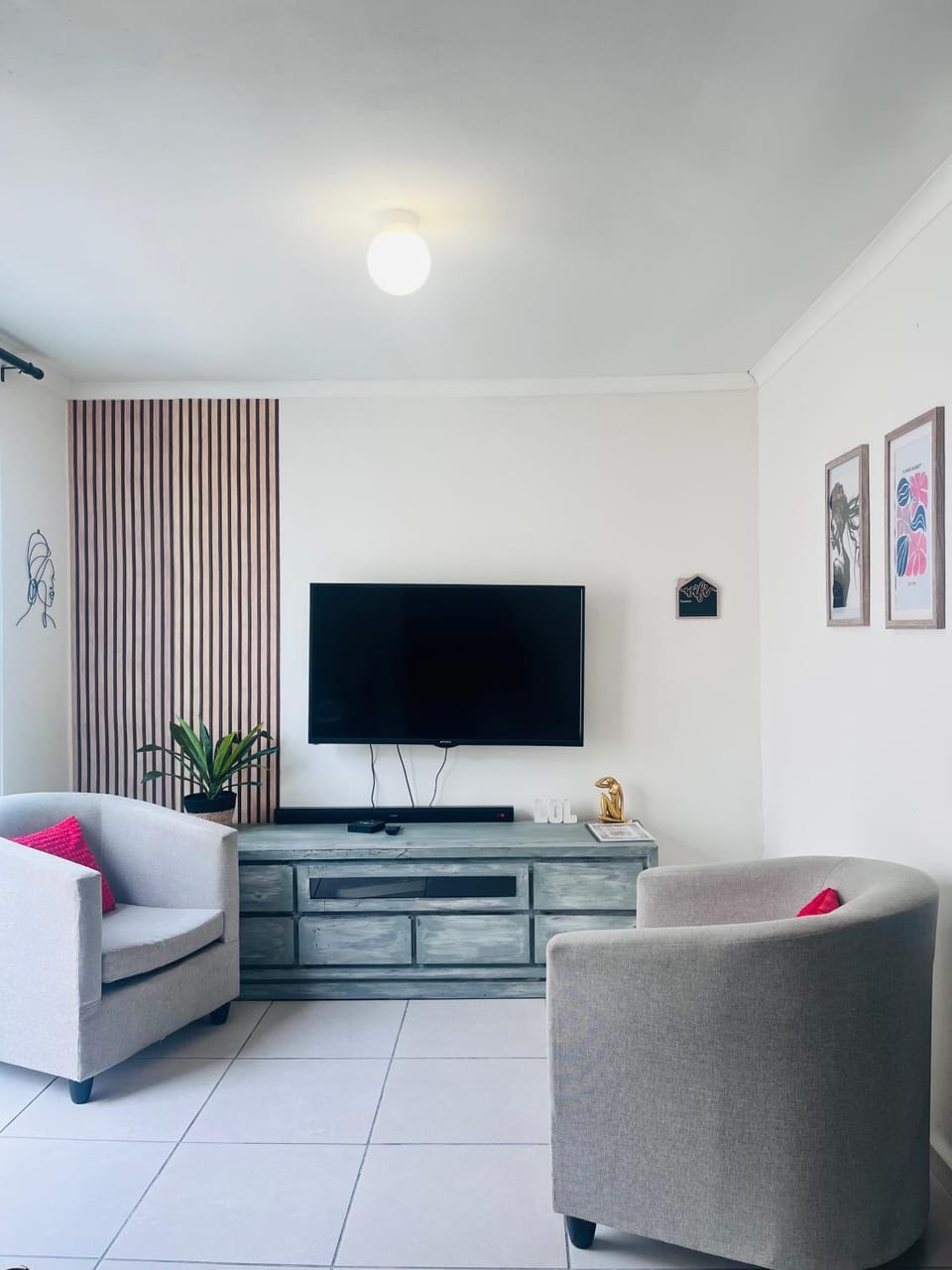 Relaxa Sleep & Go - Self Catering Accommodation Bed and Breakfast in Cape Town