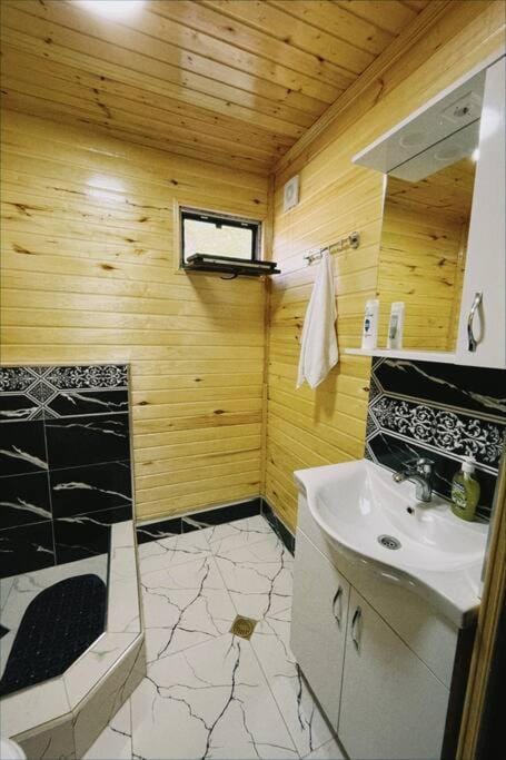 Andrias Wooden Hut Chalet in Georgia