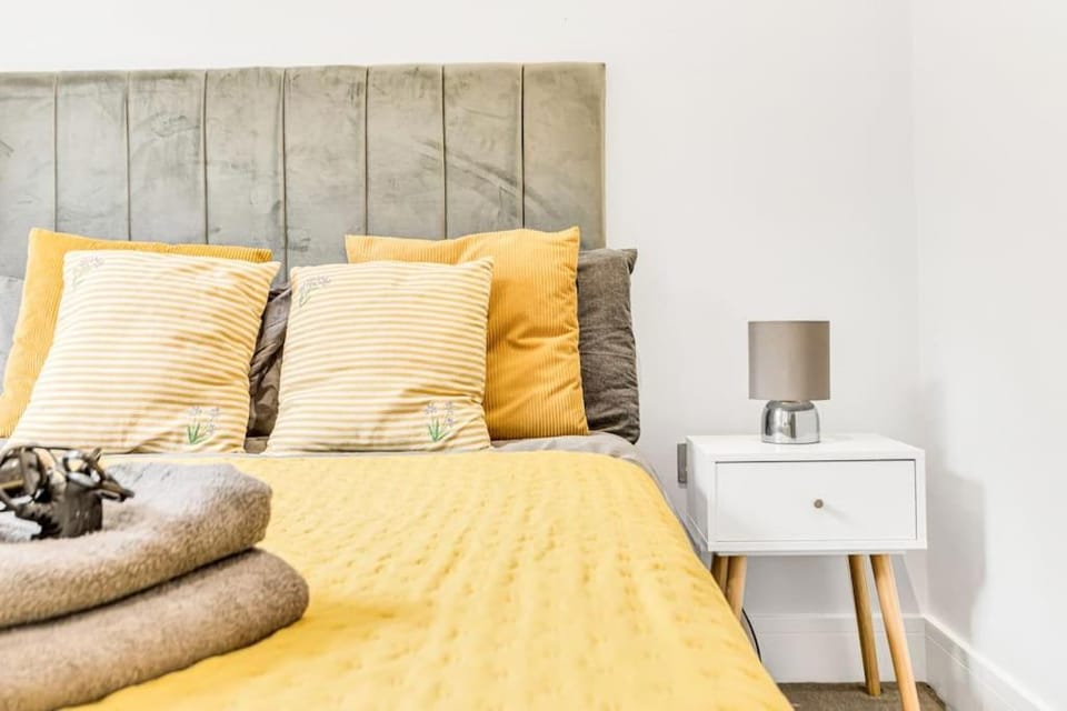 WOW Abbey Road Apartment - Sleeps up to 8 Apartment in City of Westminster