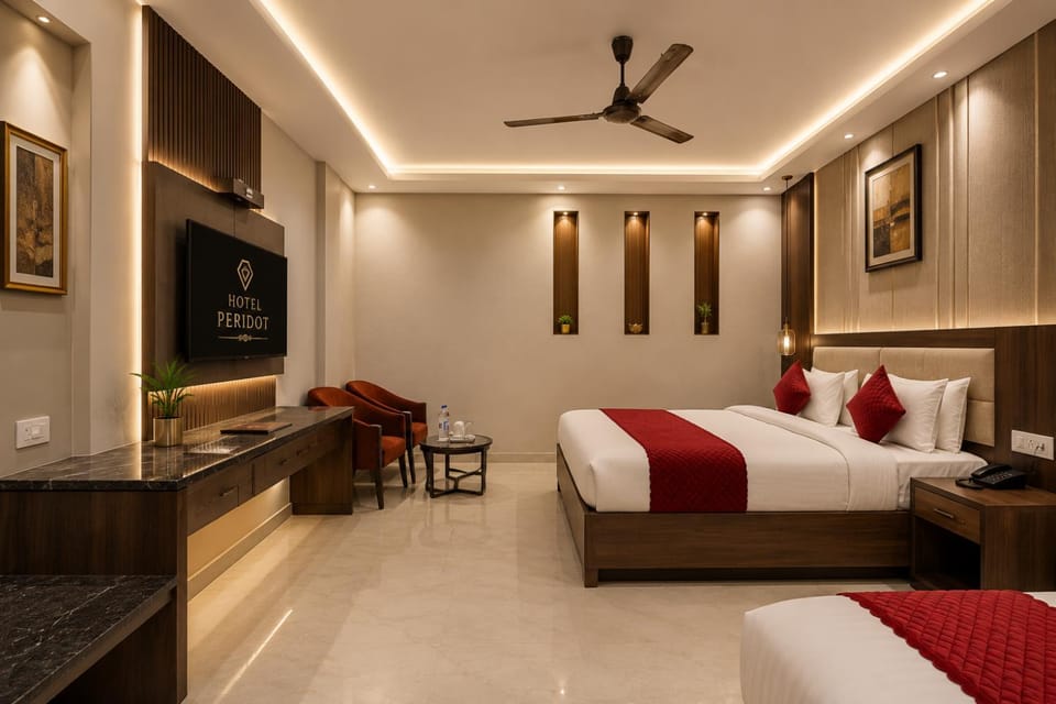 Bed, TV and multimedia, Living room, Photo of the whole room, Seating area, Bedroom, hair dresser, towels, air conditioner