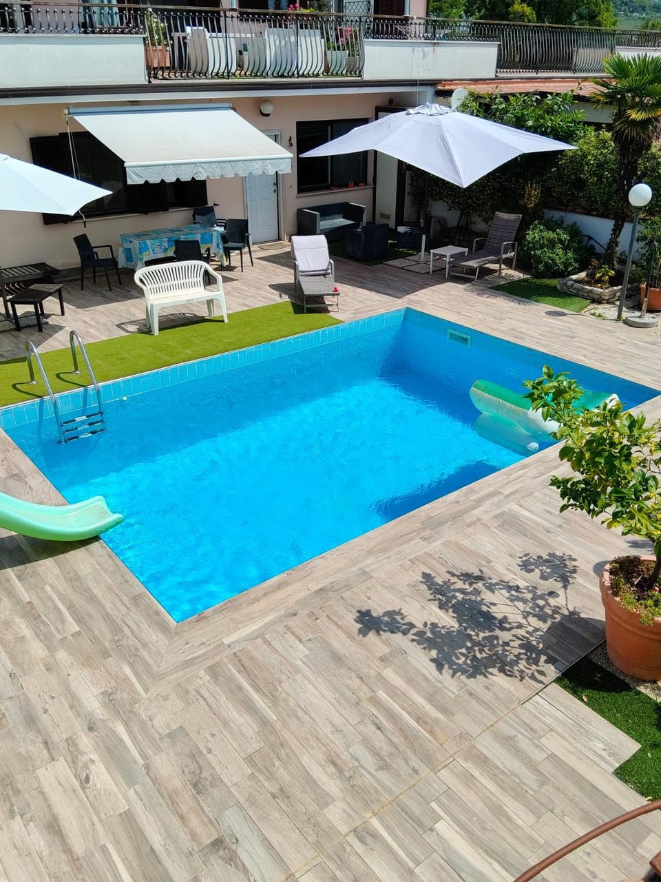 Swimming pool