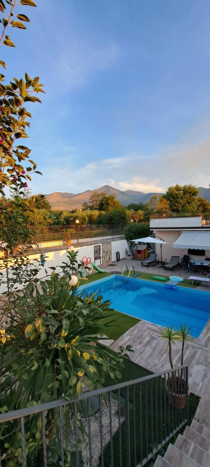 Day, Natural landscape, Mountain view, Pool view, Swimming pool, sunbed