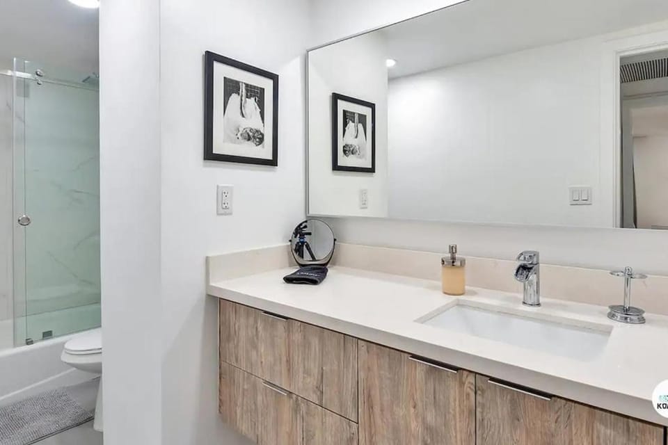 Beach home 1Bed/1.5Bath w/King bed at Sian House in Hollywood Beach