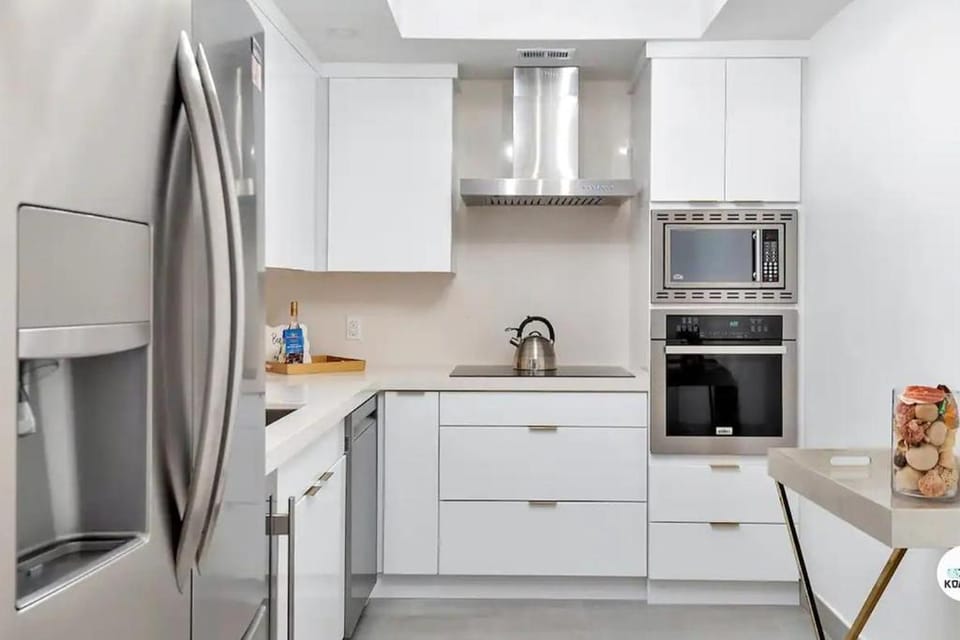 Beach home 1Bed/1.5Bath w/King bed at Sian House in Hollywood Beach