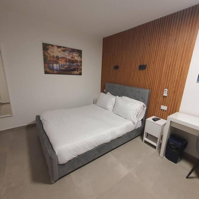 Ryo 18 דירה במלון בוטיק 2 דקות מטיילת בת ים Apartment in Tel Aviv District