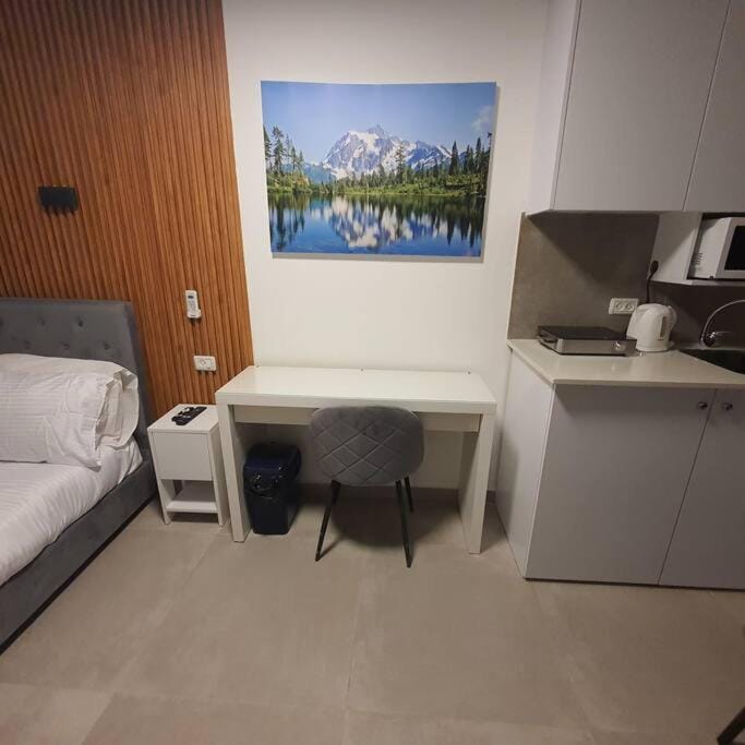 Ryo 18 דירה במלון בוטיק 2 דקות מטיילת בת ים Apartment in Tel Aviv District
