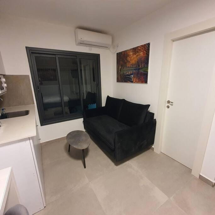 Ryo 18 דירה במלון בוטיק 2 דקות מטיילת בת ים Apartment in Tel Aviv District