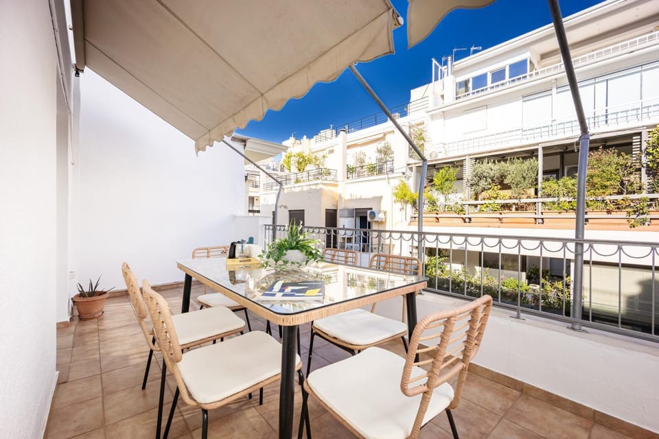 Day, View (from property/room), Balcony/Terrace, Seating area, Dining area