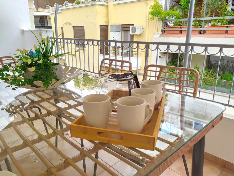 Day, View (from property/room), Balcony/Terrace, Seating area, Dining area