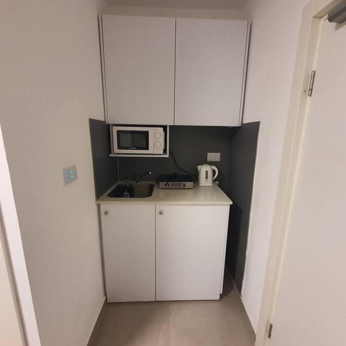 Ryo 20 דירה במלון בוטיק 2 דקות מטיילת בת ים Apartment in Tel Aviv District
