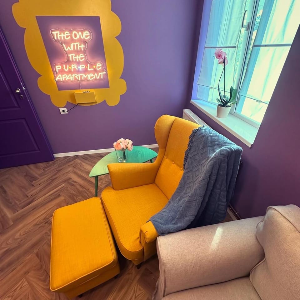 Living room, Seating area