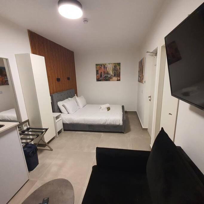 Ryo 22 דירה במלון בוטיק 2 דקות מטיילת בת ים Apartment in Tel Aviv District