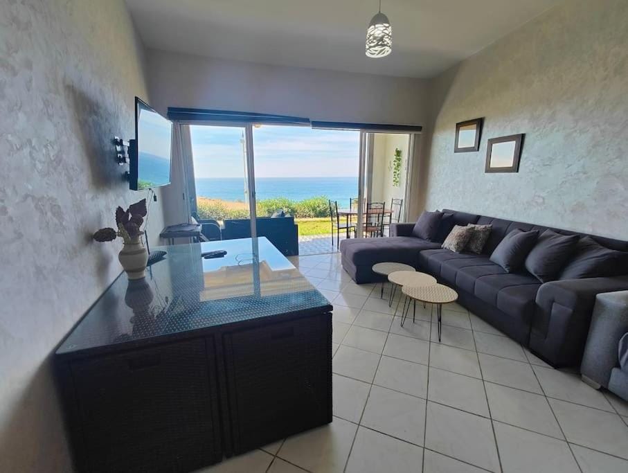 Tanger BEACH Sea-VIEW 3BR Coastal Getaway with Superfast Wifi Apartment in Tangier