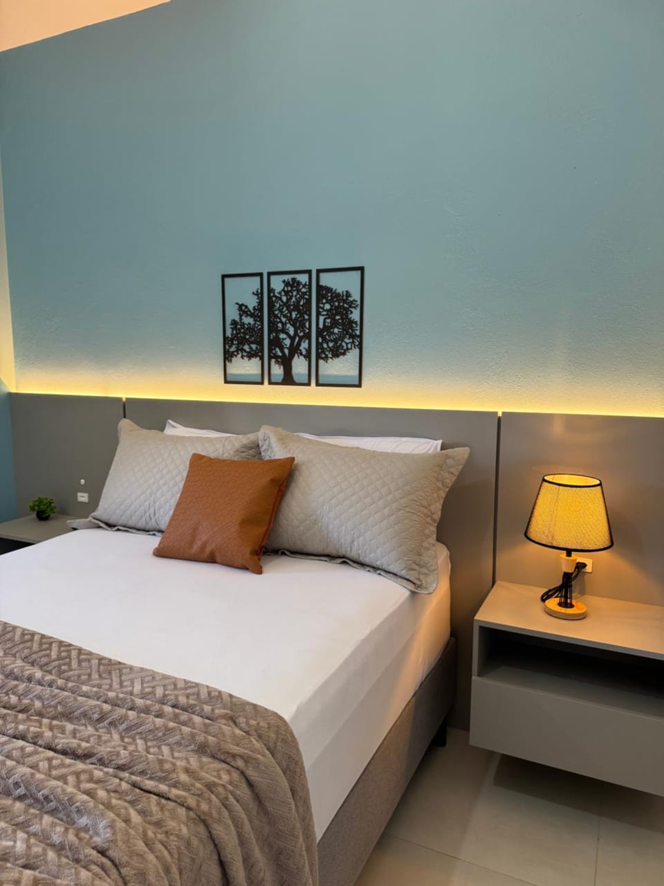 Bed, Photo of the whole room, Bedroom