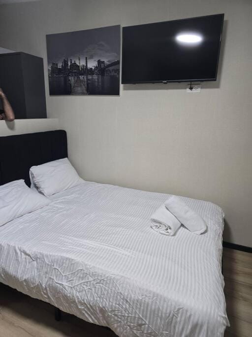 Ryo 25 דירה במלון בוטיק 2 דקות מטיילת בת ים Apartment in Tel Aviv District