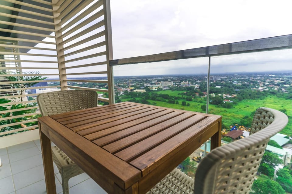 Balcony/Terrace, Quiet street view
