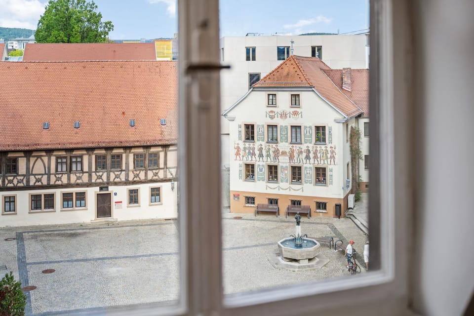 Day, Neighbourhood, City view, Street view, Location