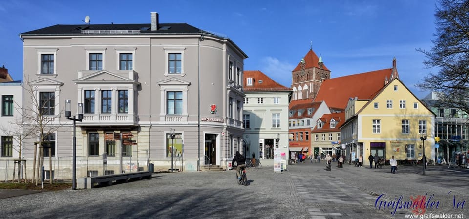 Neighbourhood, Area and facilities, Location