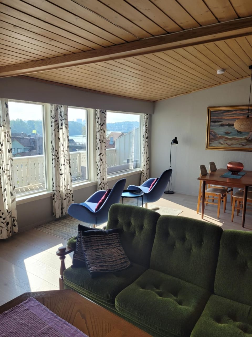 Living room, Seating area