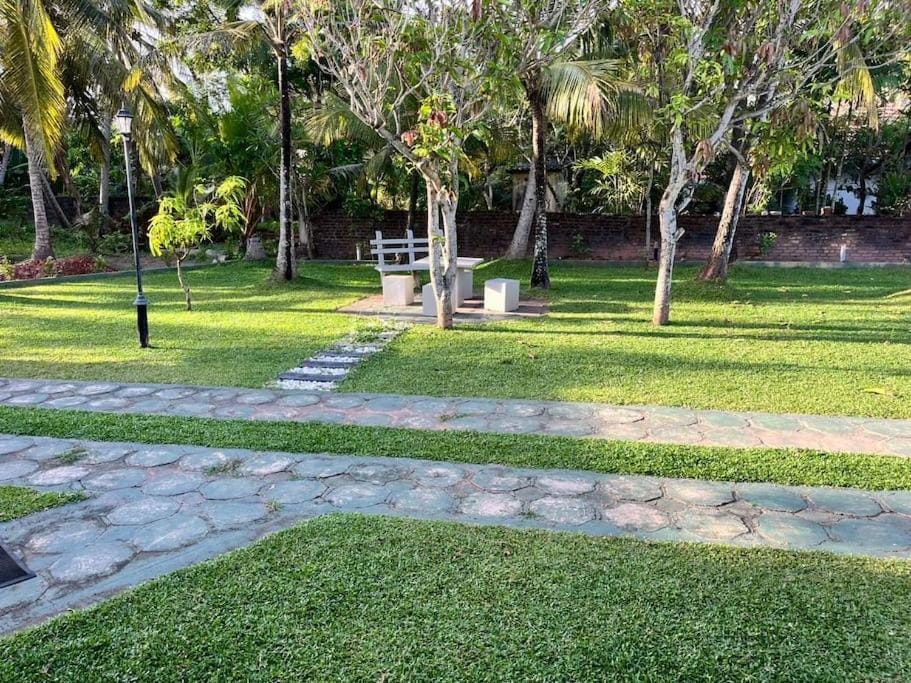 Dona's Villa Coastal House in Pamunugama Villa in Negombo