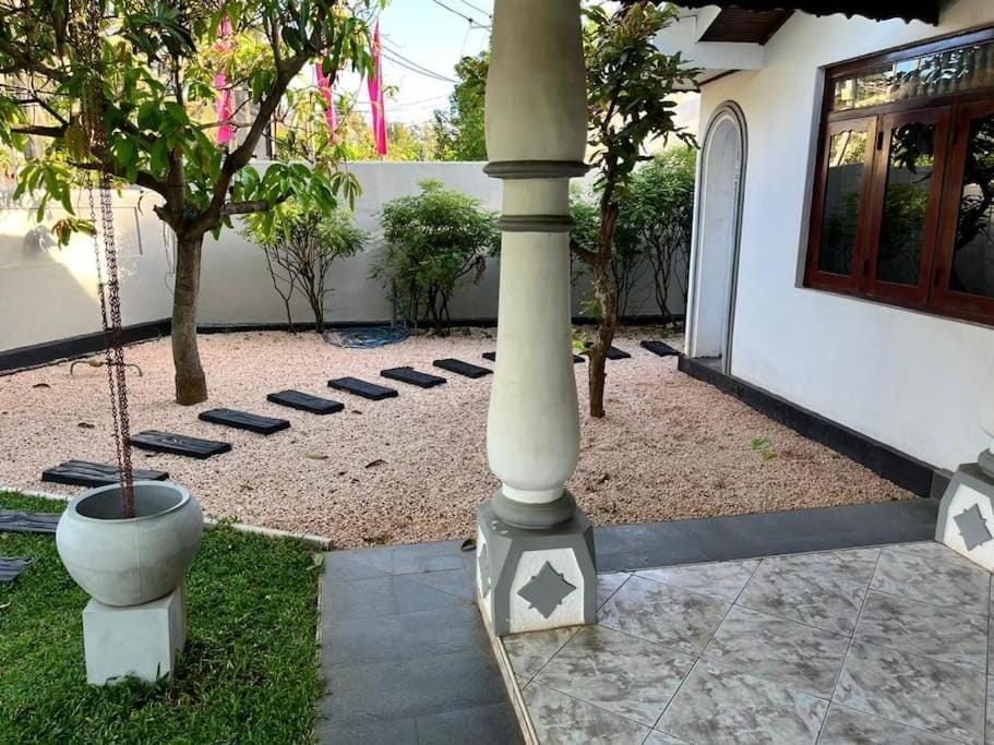 Dona's Villa Coastal House in Pamunugama Villa in Negombo