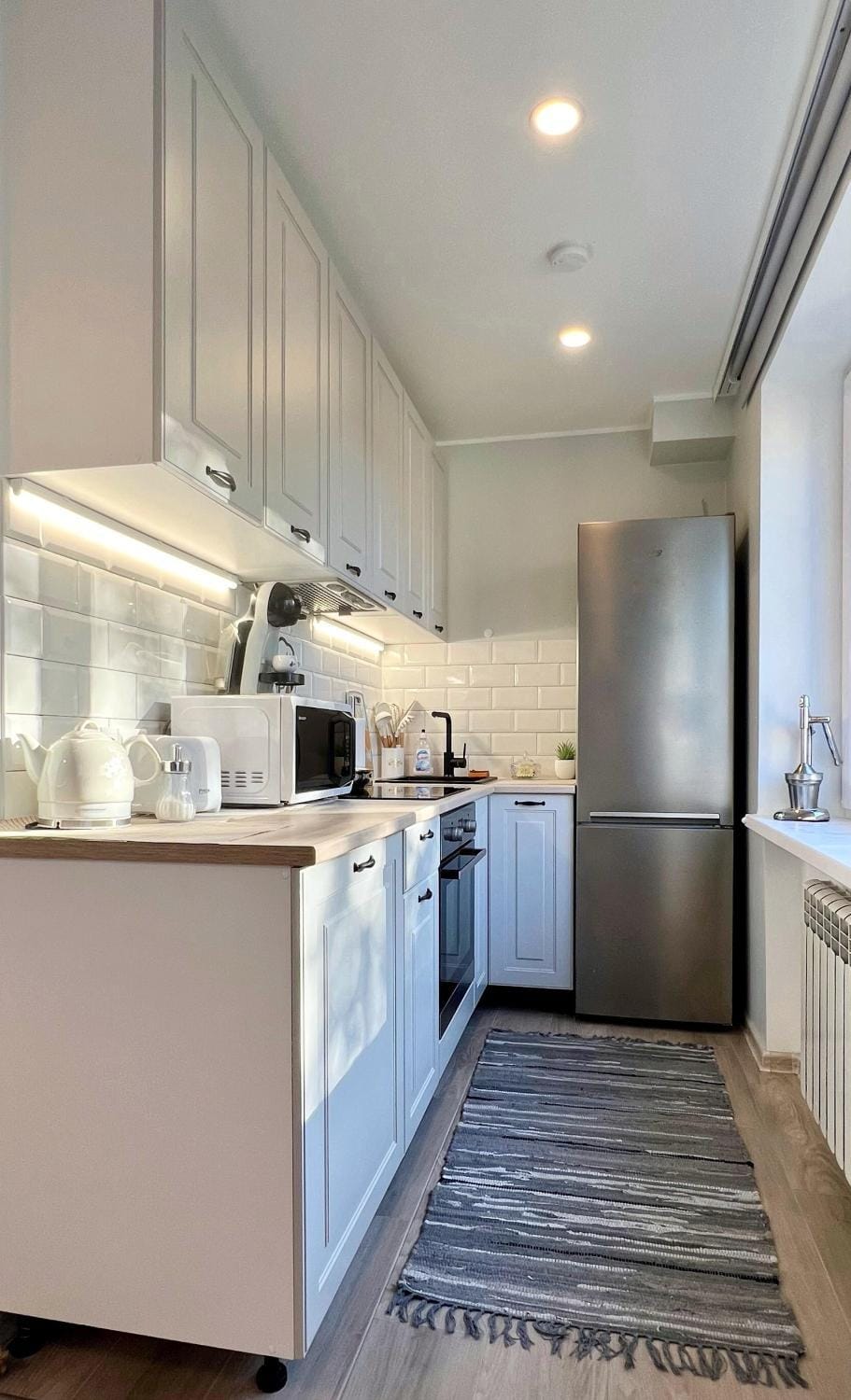 Kitchen or kitchenette, oven, stove, toaster