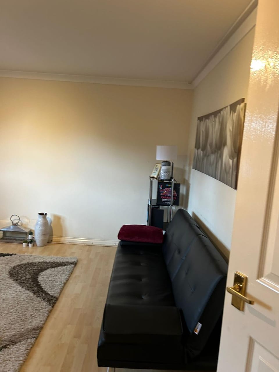 Cosy, convenient, sought after location with private parking Apartment in Greenock
