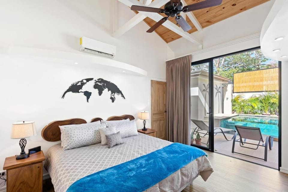 Bedroom, Swimming pool