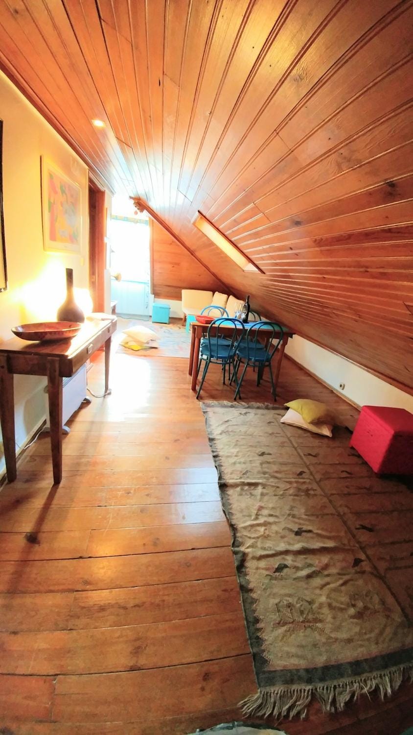 Seating area, Dining area
