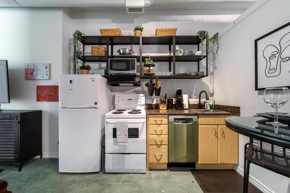 Coffee/tea facilities, Kitchen or kitchenette, dishwasher, minibar, oven, stove, toaster