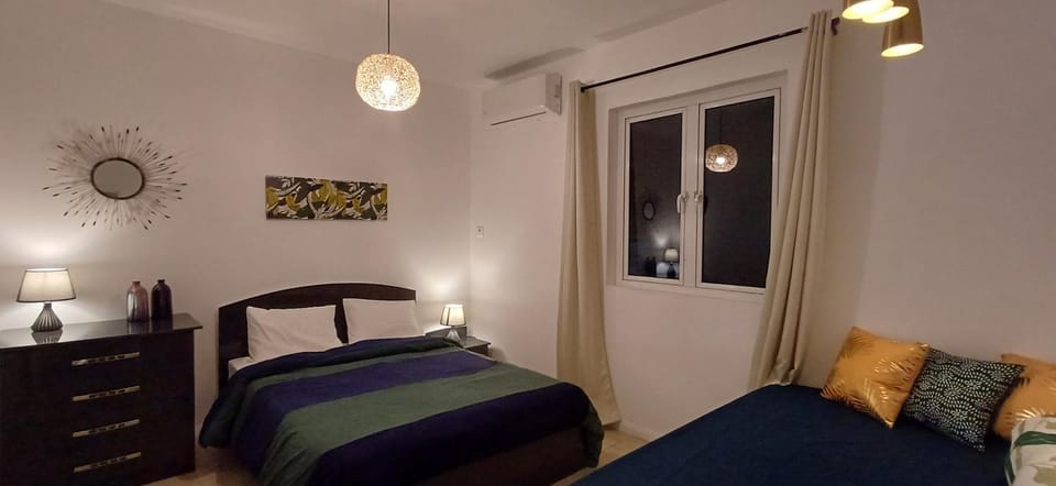 Bed, Photo of the whole room, air conditioner
