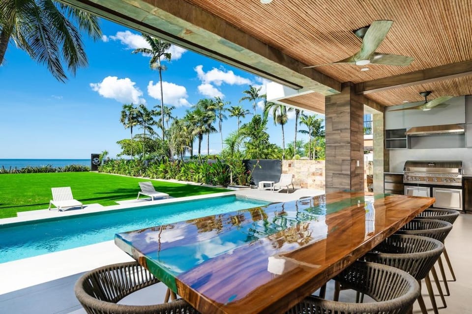 Balcony/Terrace, Dining area, Swimming pool