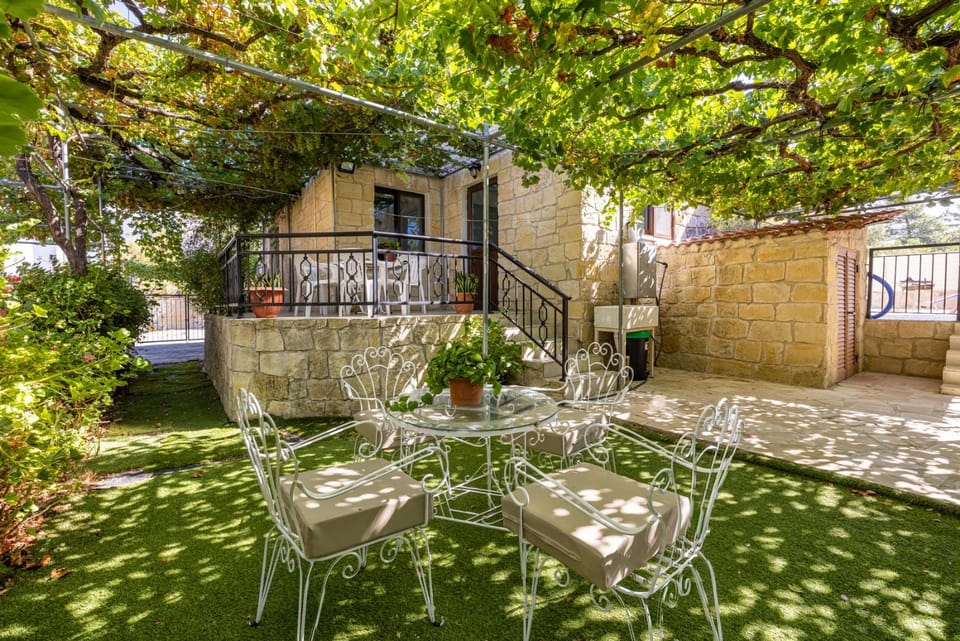 Property building, Patio, Garden