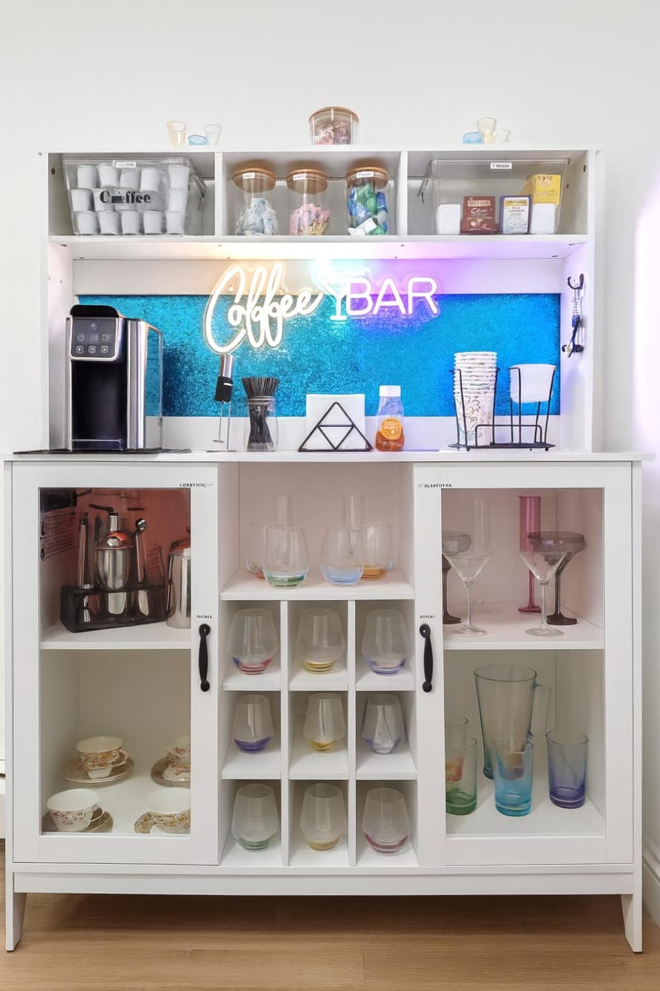 Coffee/tea facilities, kitchen