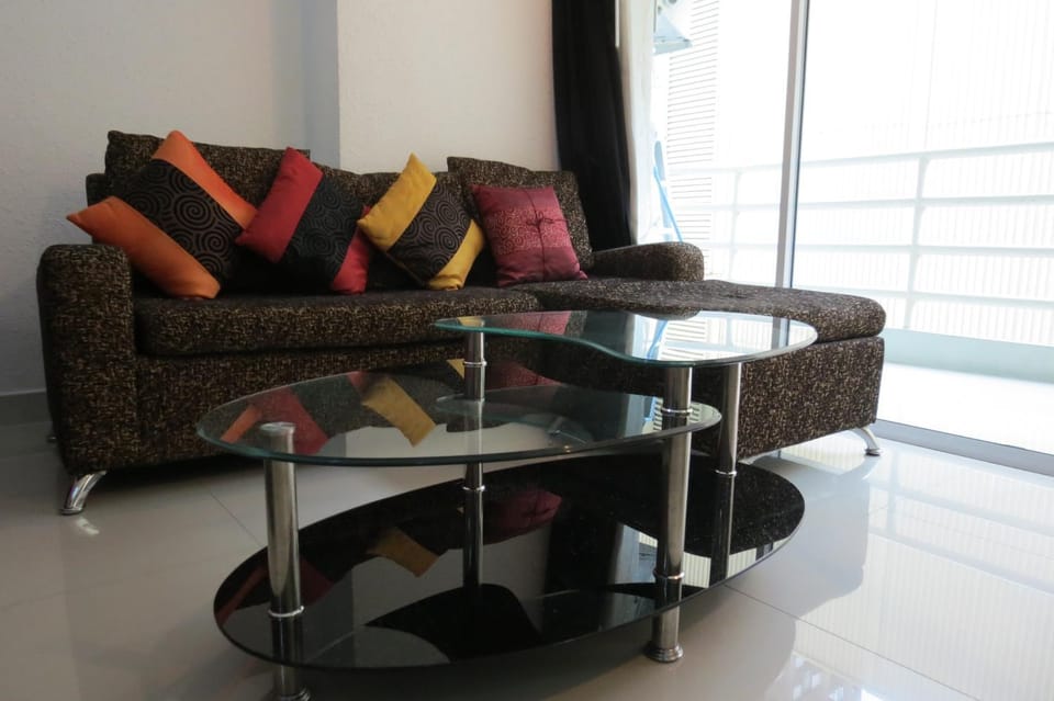Day, Living room