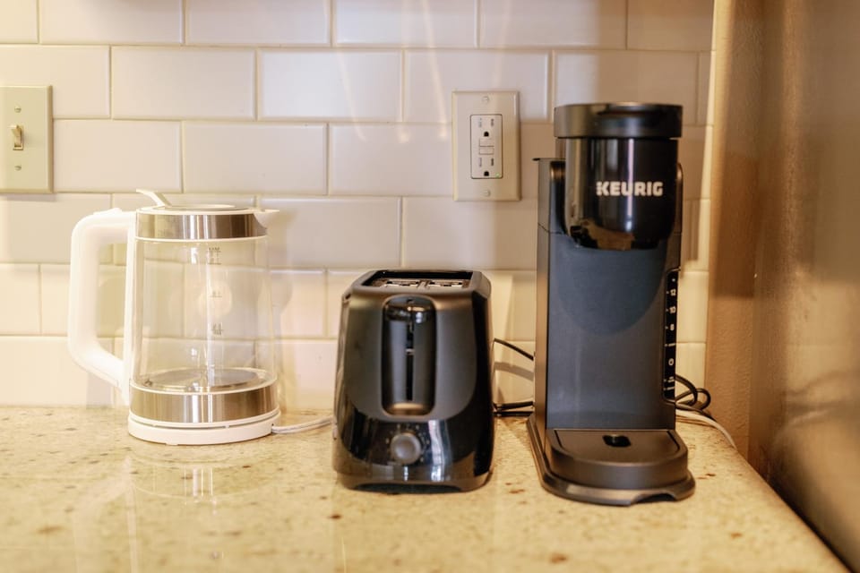 Coffee/tea facilities, Kitchen or kitchenette, toaster