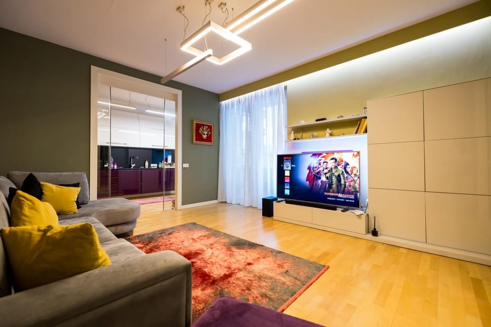 Communal lounge/ TV room, TV and multimedia, Living room, Seating area, Evening entertainment