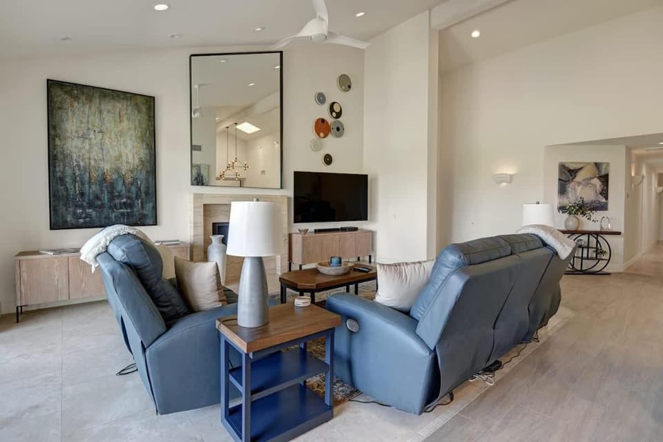 VZ955- Palm Valley Luxe Haven - Alice Lodging House in Palm Desert