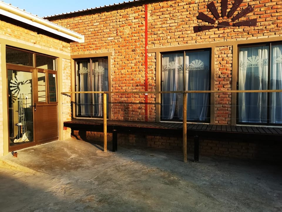 Patio, Facade/entrance