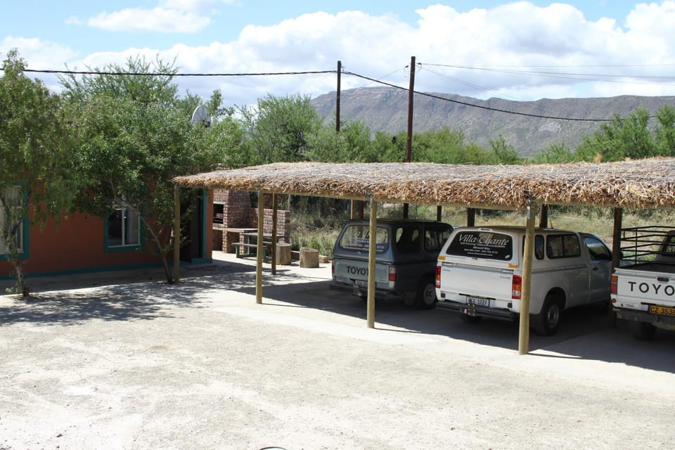 Facade/entrance, Parking