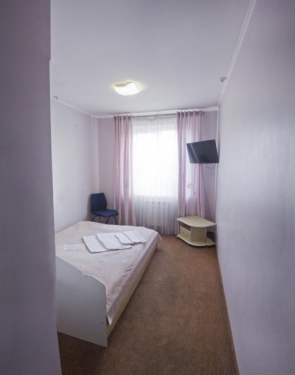 Shower, Bed