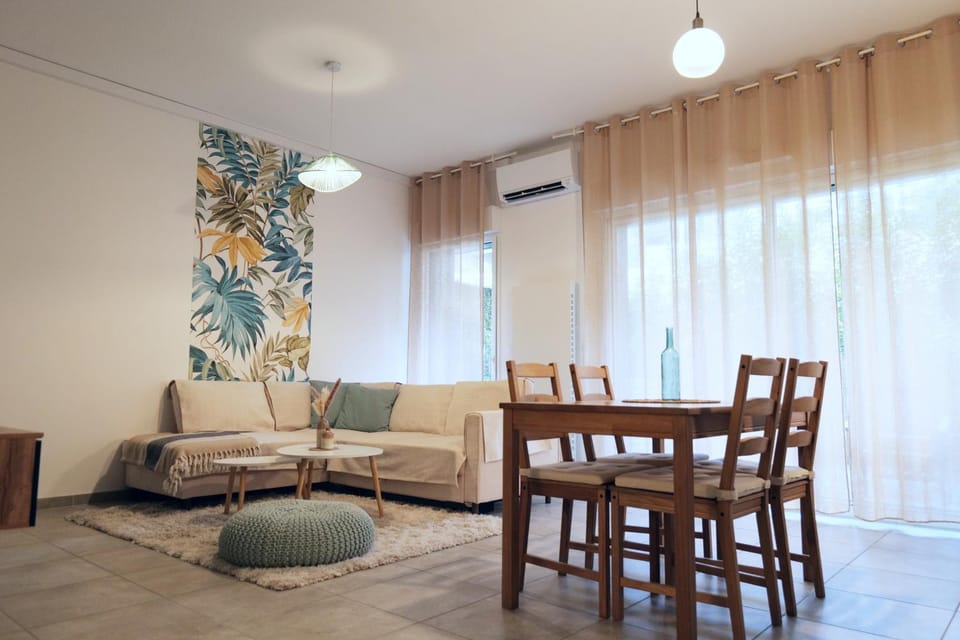Living room, air conditioner