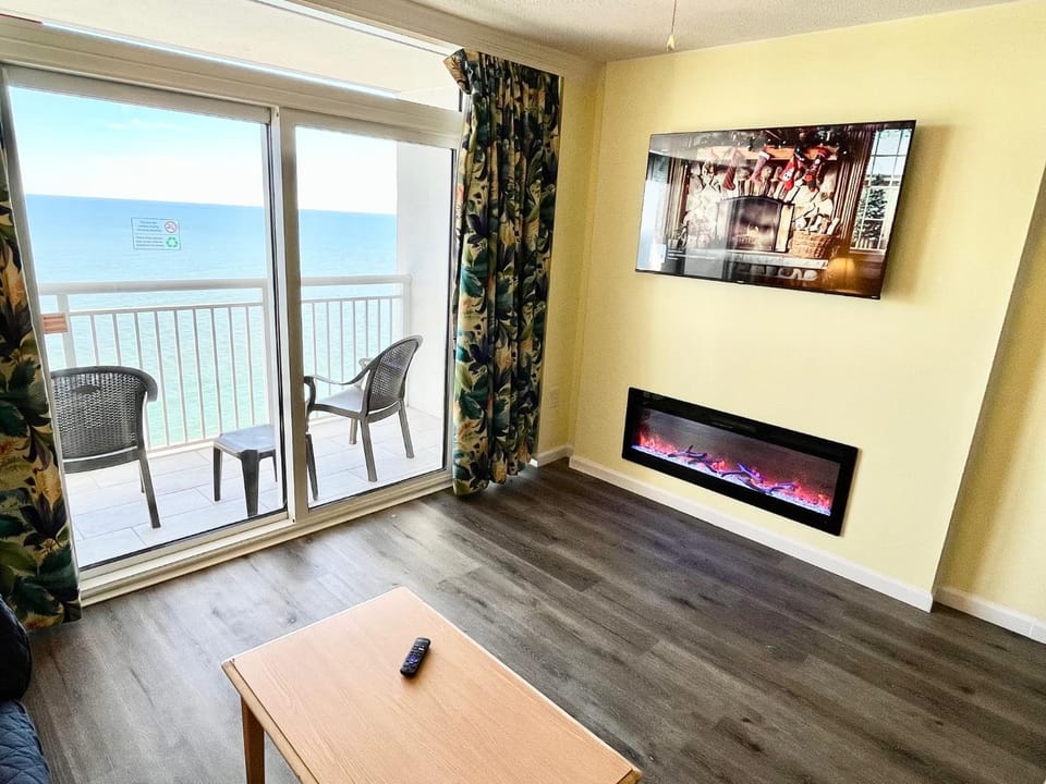 Direct Oceanfront Condos with Best Water Facilities In Paradise Resort Apartment hotel in Myrtle Beach